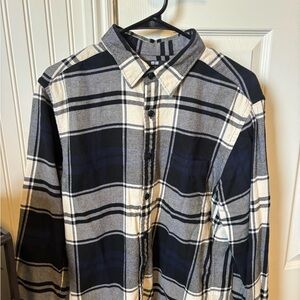 Uniqlo Men's Navy and Cream Plaid Button Down Shirt